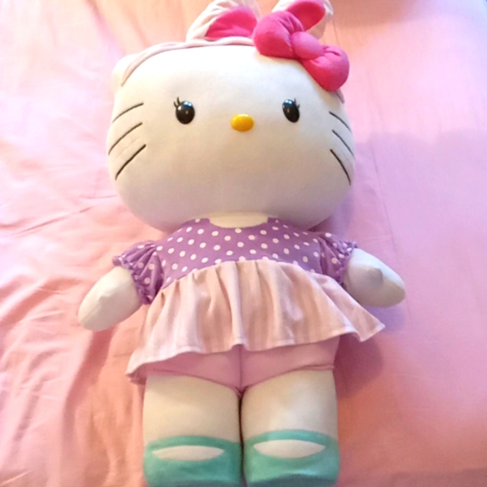 Large hello kitty
